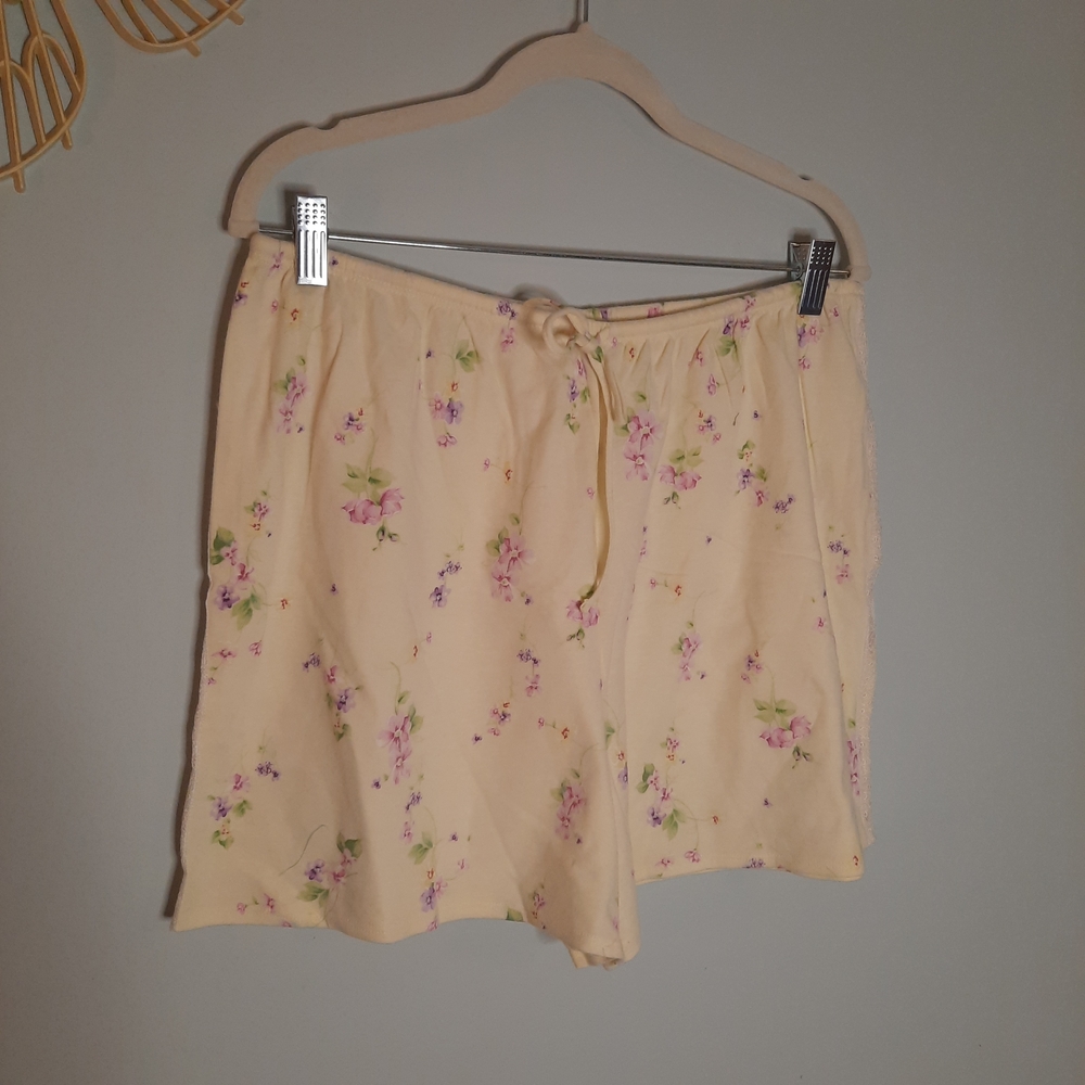 VNTG Sz Large Aria Cream Floral Lace-Trim Sleeveless Pajama Set, Soft Top/Shorts - Picture 3 of 5
